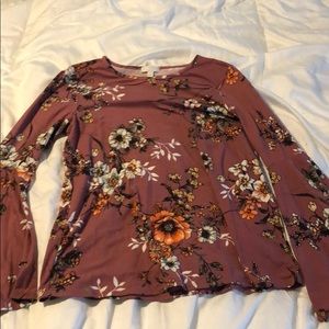 Mauve flower print bell sleeve shirt